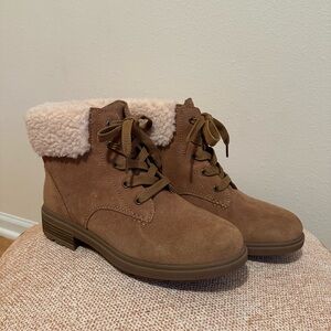 Harrison Ugg Cozy Lace-Up Boot